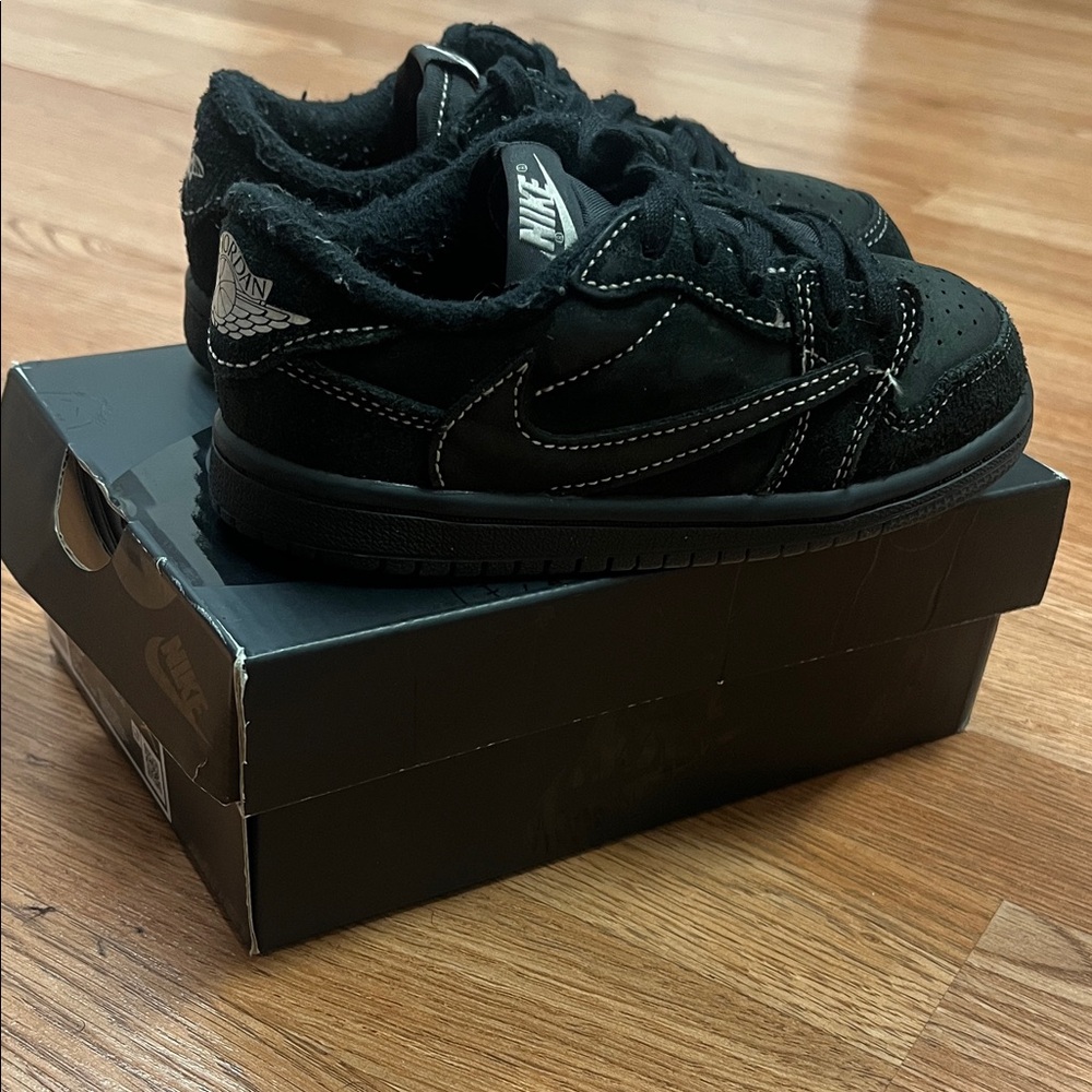Nike Jordan ) Travis Scott Black Phantom Sneakers